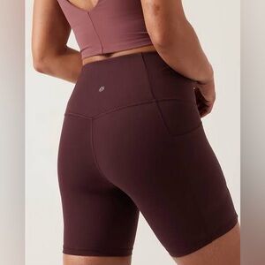 Athleta Salutation Stash High Rise 7” inseam Shorts